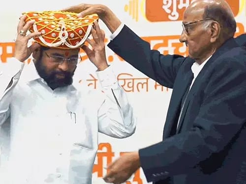 उद्धव की शिवसेना के मुखपत्र में मोदी-फडणवीस की तारीफ:लिखा- CM का फिक्सरों और दलालों का फसल काटने का डिसीजन सही 4 3 117393717141740145128 1740560438
