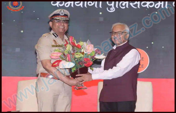 Delhi Police: जनता से कैसे पेश आएं? अपने 35 हजार जावनों को ट्रेनिंग देगी दिल्ली पुलिस 1 Rakesh Asthana